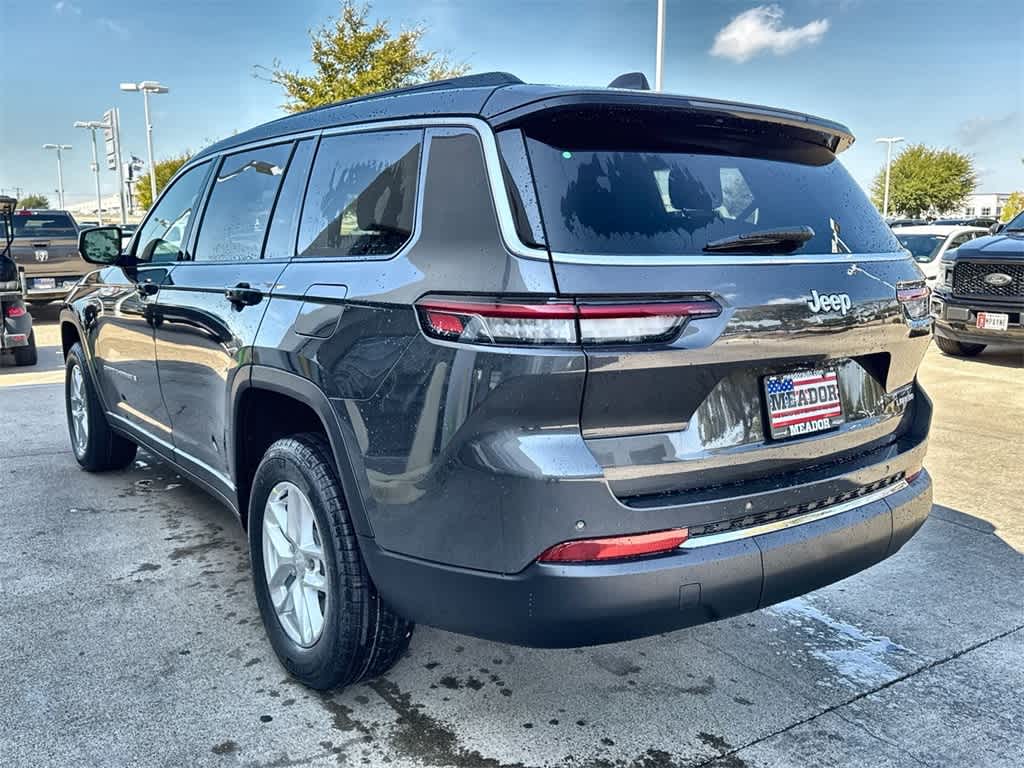 2025 Jeep Grand Cherokee Laredo photo 4