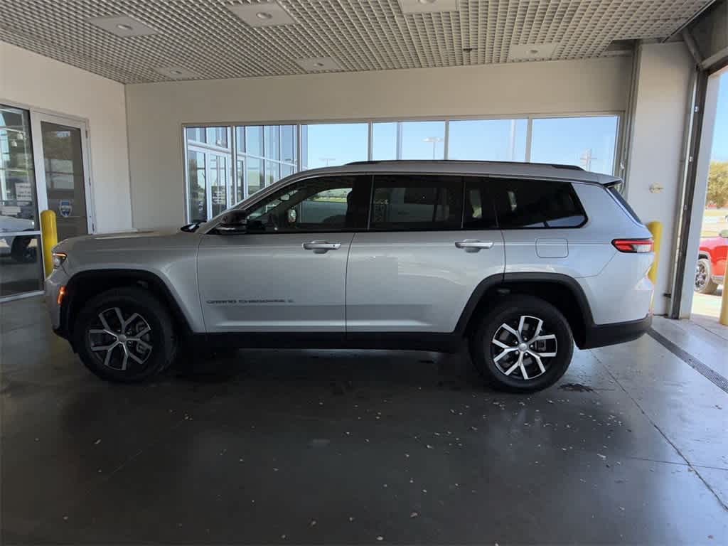 Thumbnail: 2023 Jeep Grand Cherokee - 3