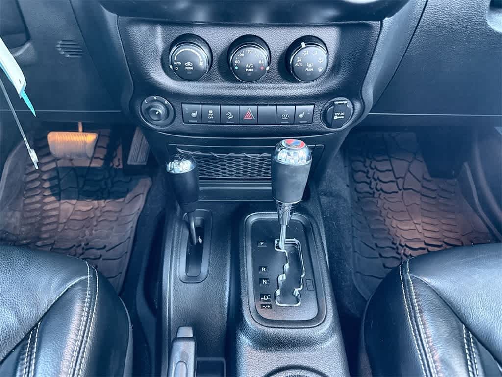 Thumbnail: 2017 Jeep Wrangler - 18