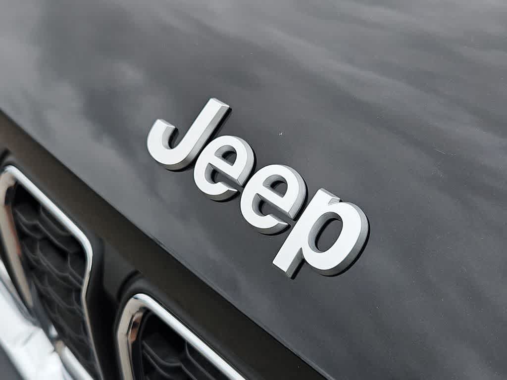 Thumbnail: 2026 Jeep Grand Cherokee - 12