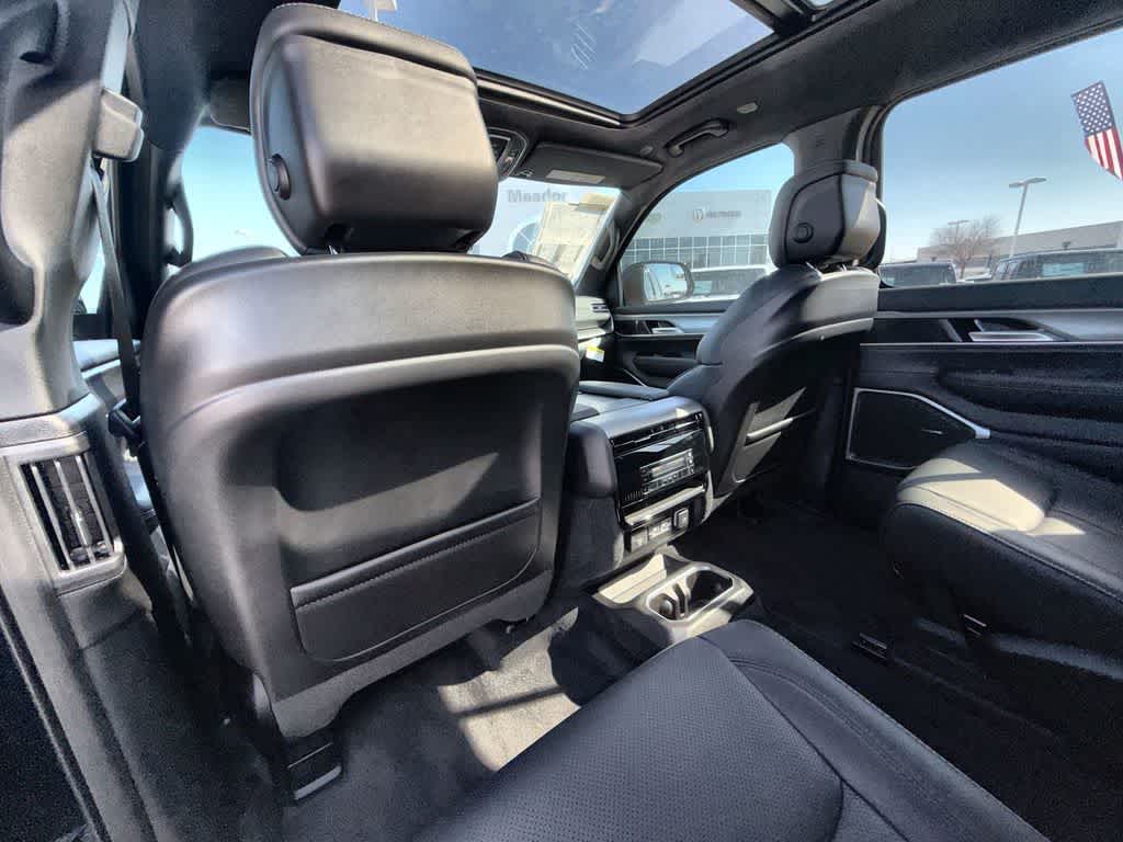 Thumbnail: 2025 Jeep Wagoneer - 12