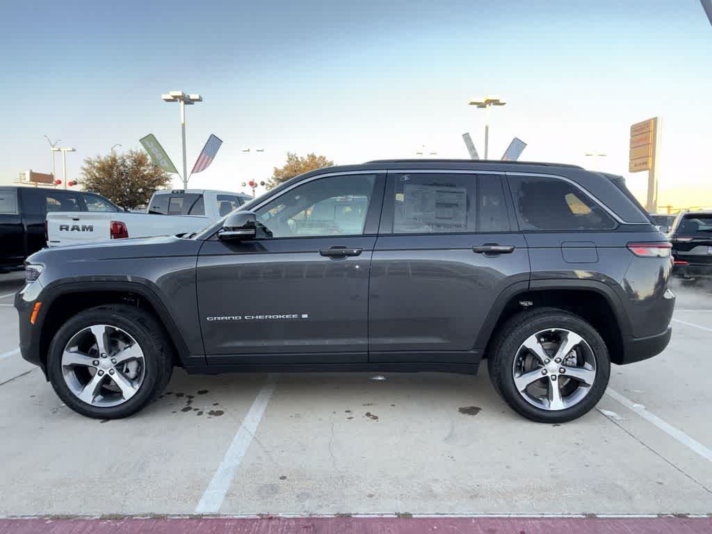 Thumbnail: 2025 Jeep Grand Cherokee - 3