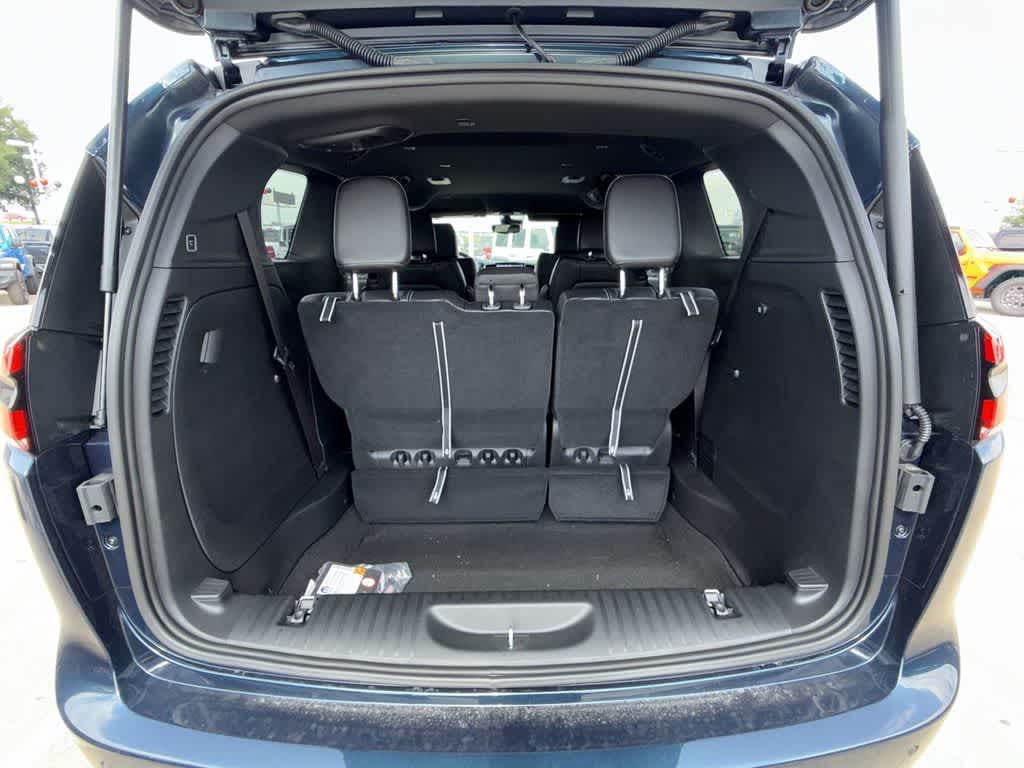 Thumbnail: 2025 Chrysler Pacifica - 21