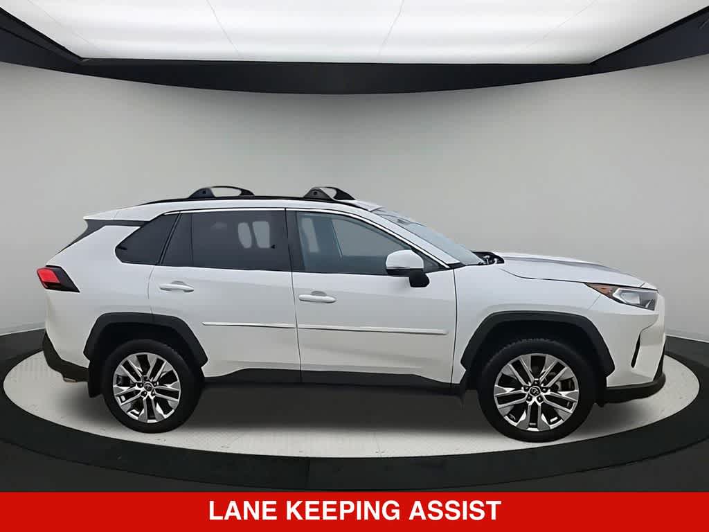 Thumbnail: 2021 Toyota RAV4 - 9