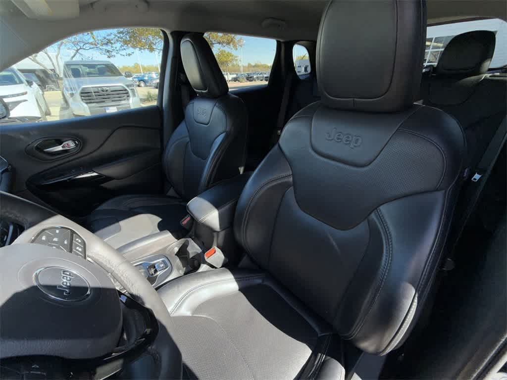 Thumbnail: 2023 Jeep Cherokee - 10