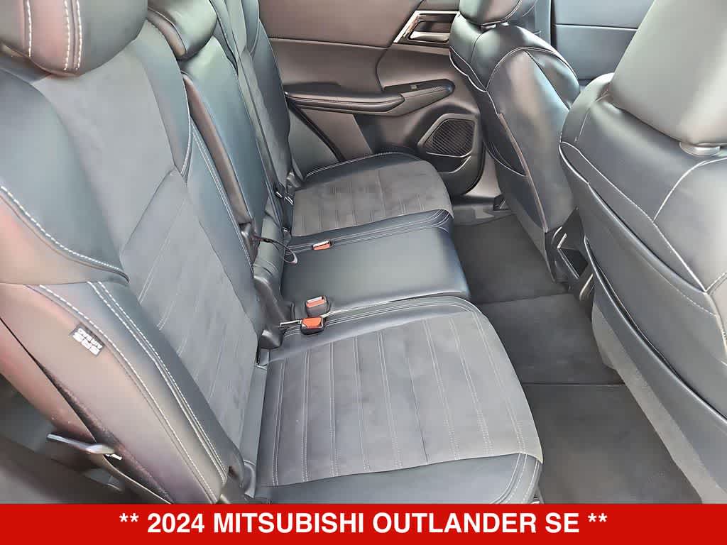 Thumbnail: 2024 Mitsubishi Outlander - 21
