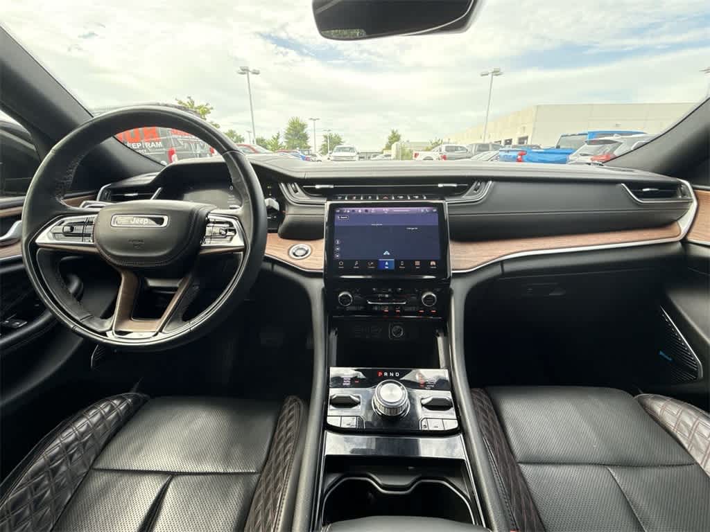 Thumbnail: 2022 Jeep Grand Cherokee - 14