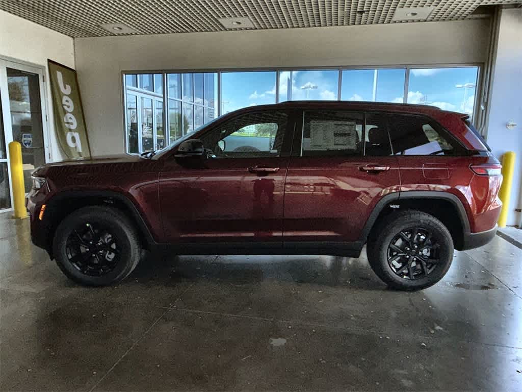 Thumbnail: 2025 Jeep Grand Cherokee - 3