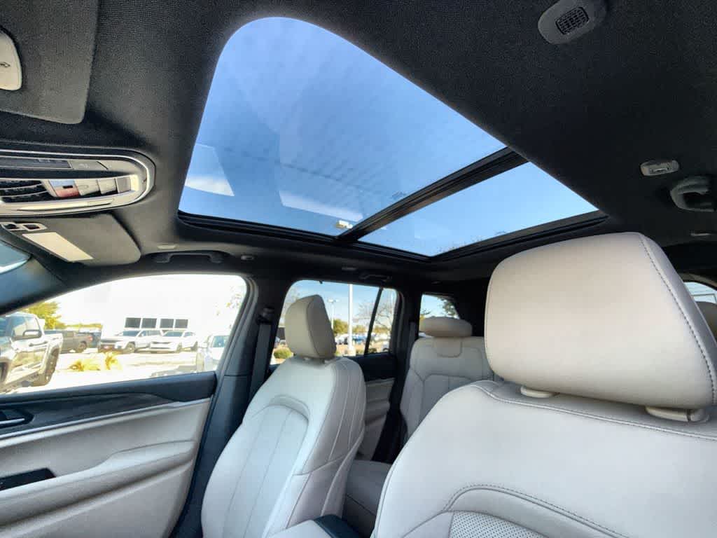 Thumbnail: 2025 Jeep Grand Cherokee - 25