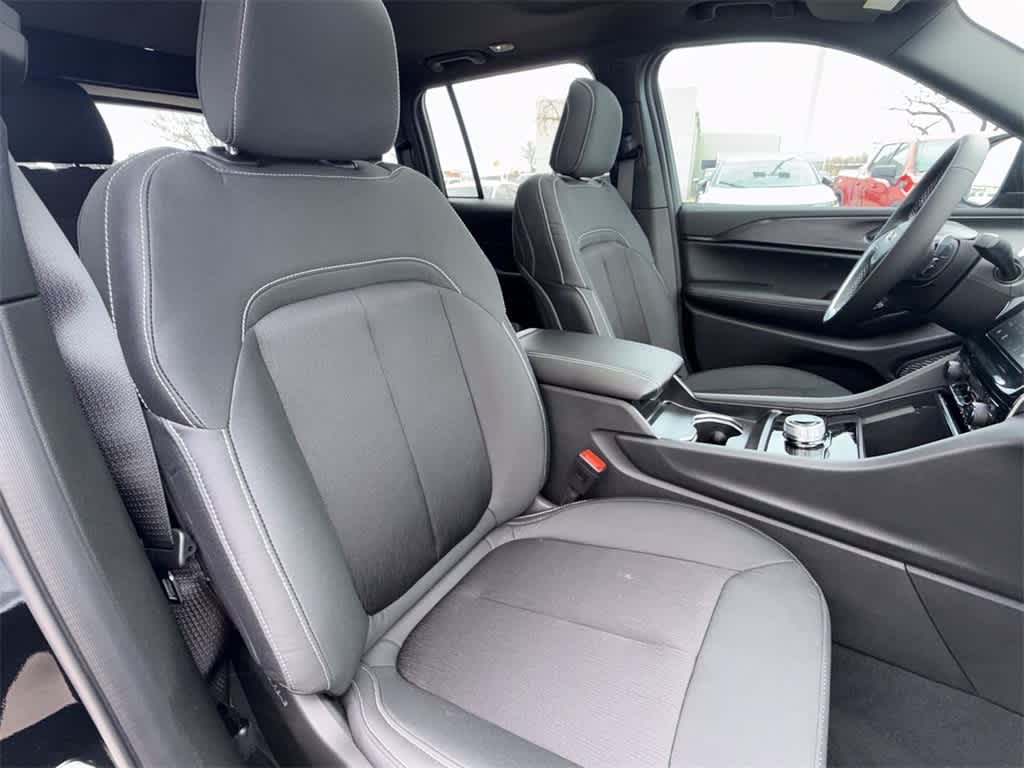 Thumbnail: 2025 Jeep Grand Cherokee - 14