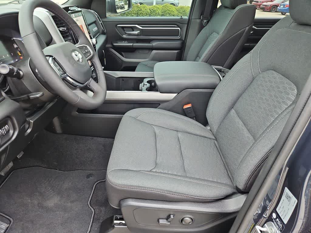 Thumbnail: 2026 RAM 1500 - 17