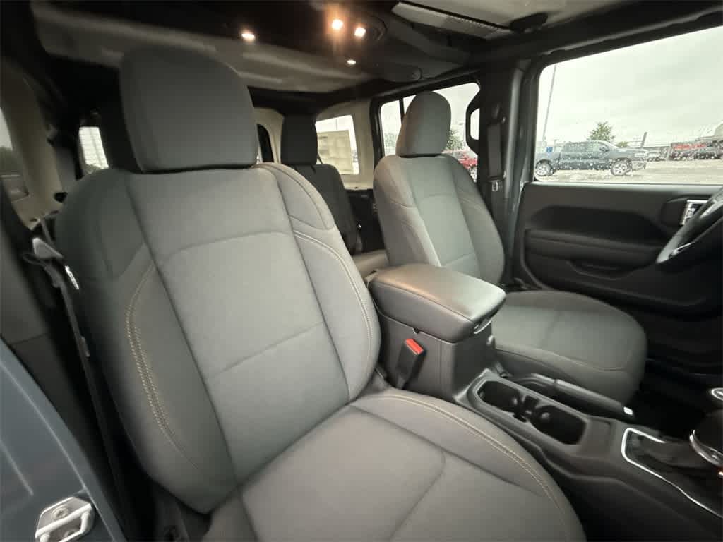 Thumbnail: 2025 Jeep Wrangler - 13