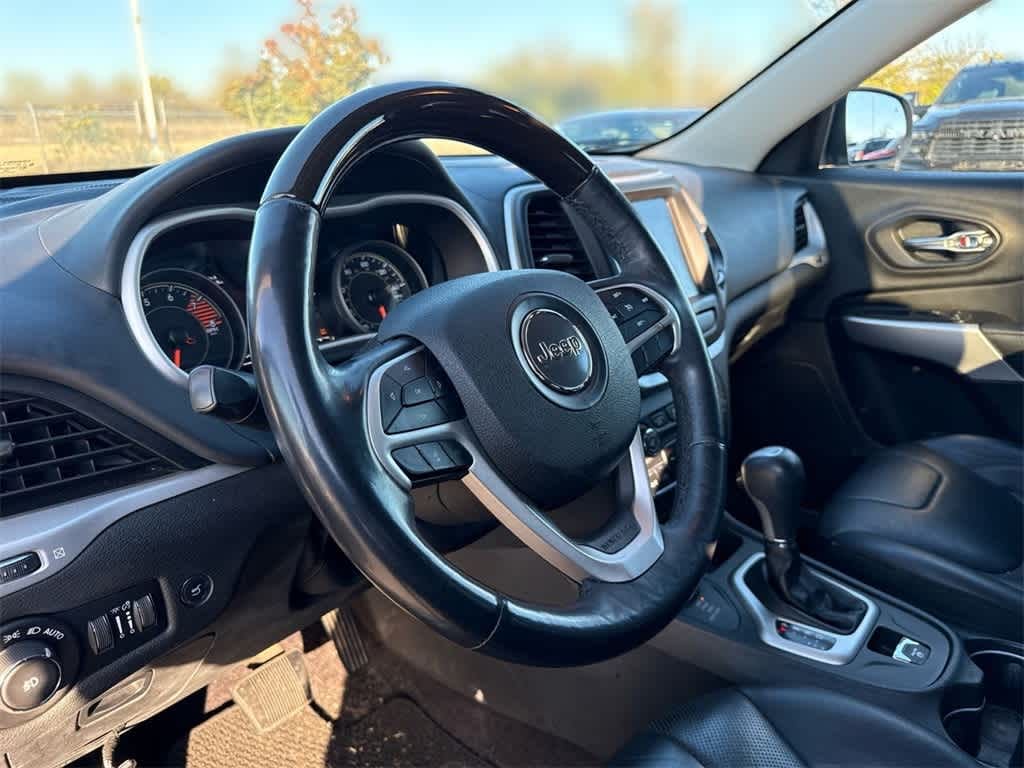 Used 2018 Jeep Cherokee Overland 4x4 SUV