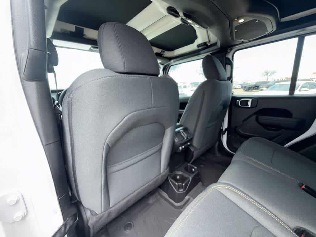 Thumbnail: 2025 Jeep Gladiator - 12