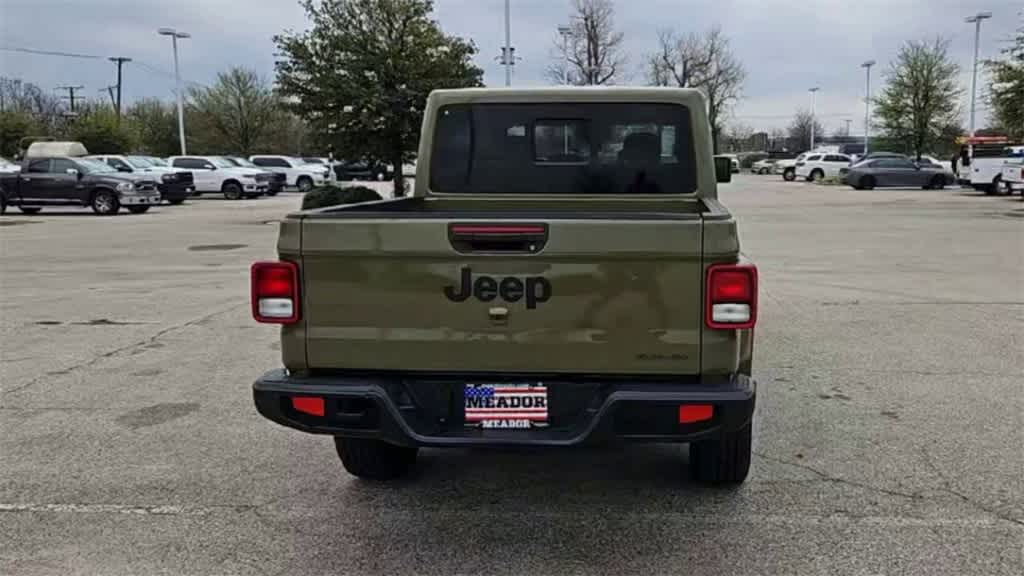 Thumbnail: 2026 Jeep Gladiator - 7