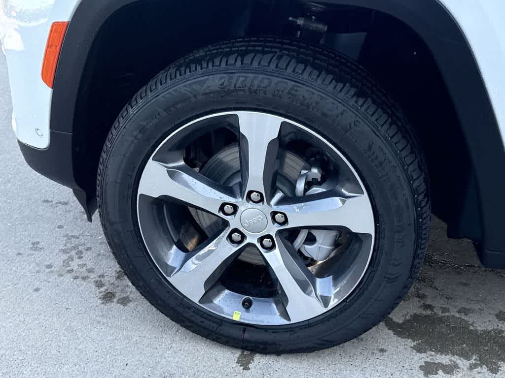 Thumbnail: 2025 Jeep Grand Cherokee - 8