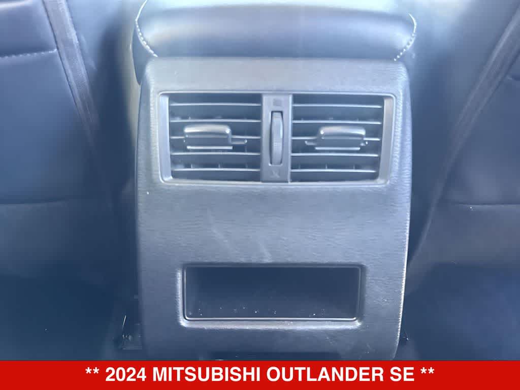 Thumbnail: 2024 Mitsubishi Outlander - 24