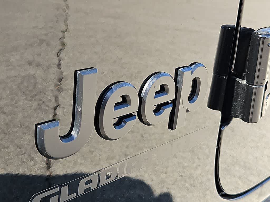 Thumbnail: 2026 Jeep Gladiator - 12
