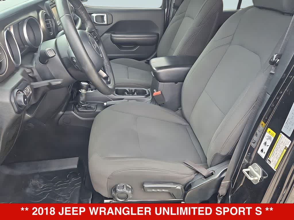 Thumbnail: 2018 Jeep Wrangler - 17
