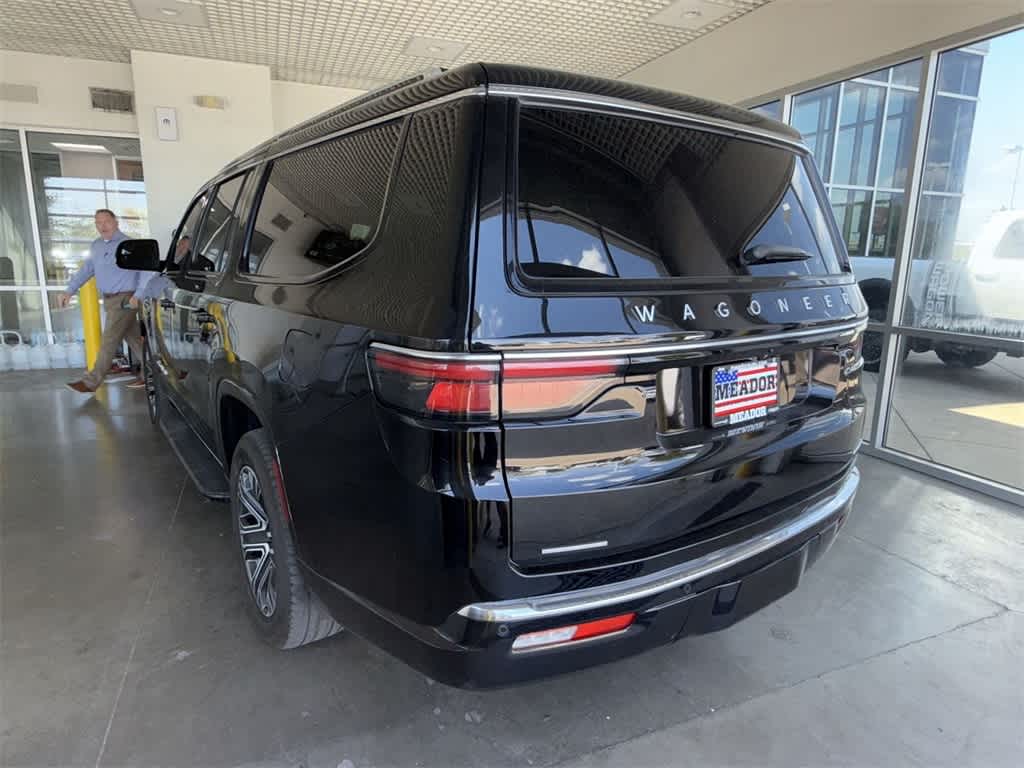 Thumbnail: 2023 Jeep Wagoneer - 4