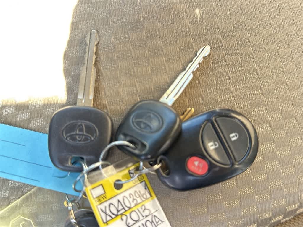 Thumbnail: 2013 Toyota Tacoma - 21