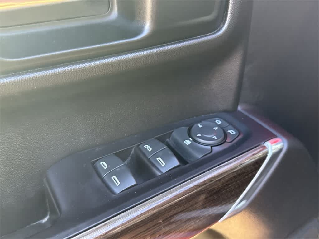 Thumbnail: 2019 Chevrolet Silverado 1500 - 24