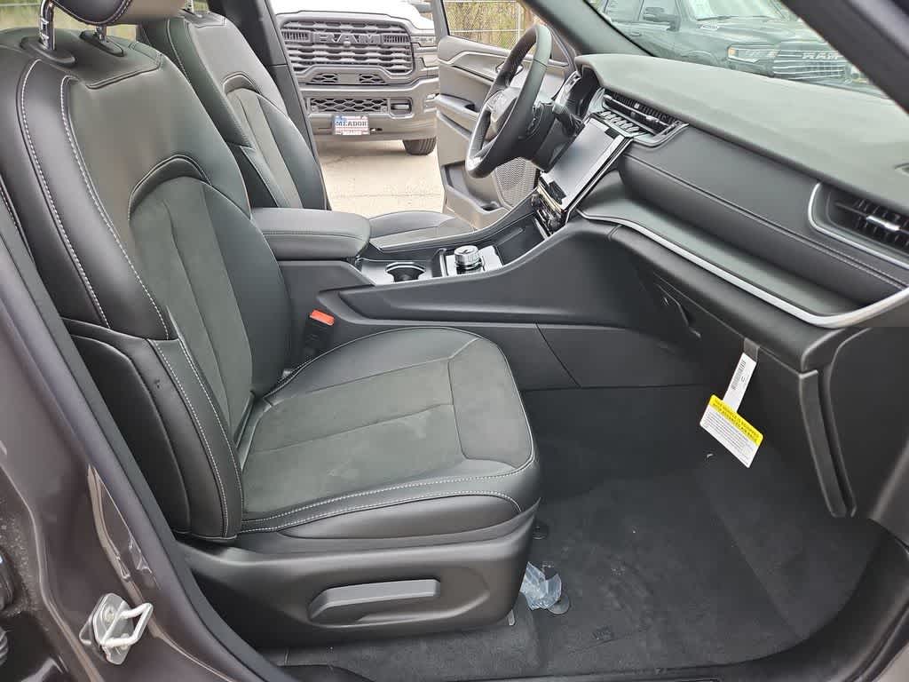 Thumbnail: 2025 Jeep Grand Cherokee L - 23