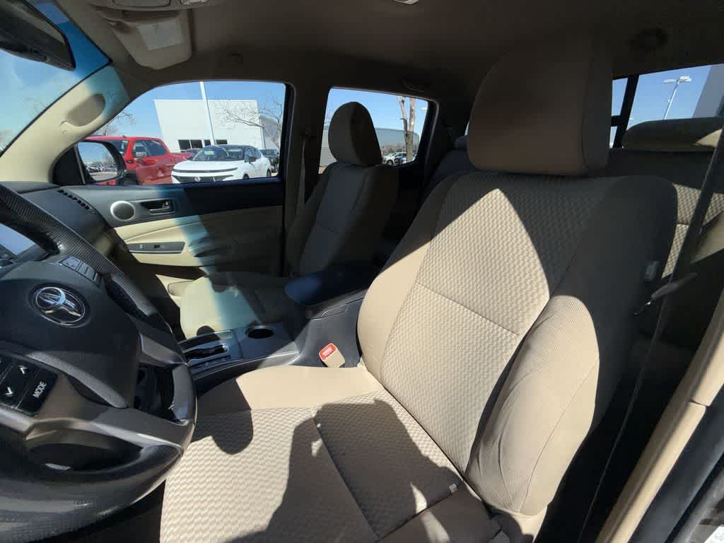 Thumbnail: 2013 Toyota Tacoma - 10