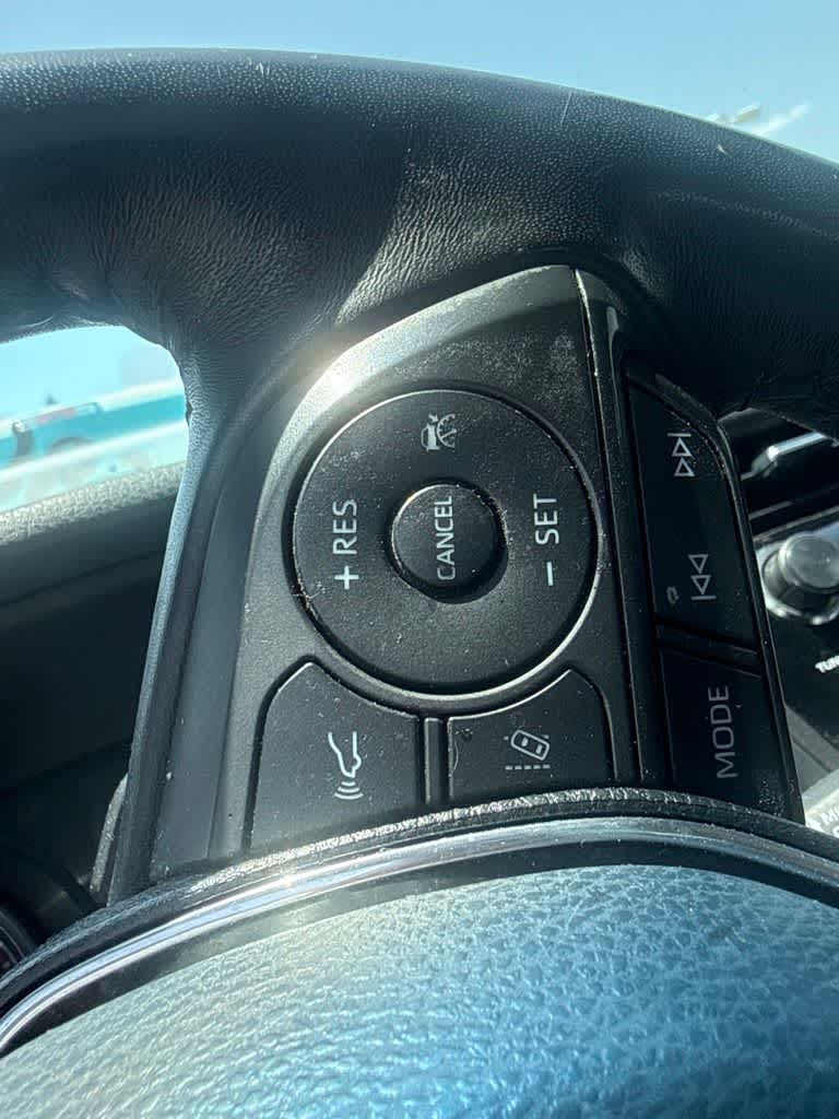 Thumbnail: 2019 Toyota Camry - 10