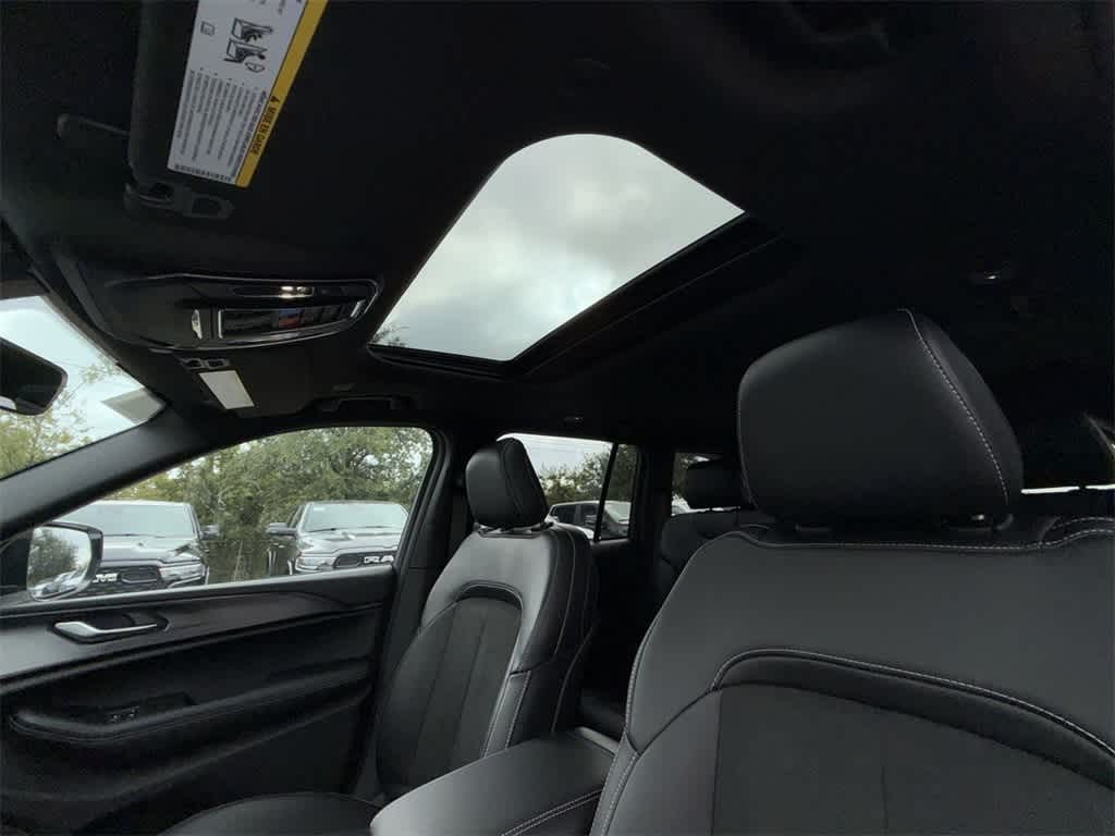 Thumbnail: 2025 Jeep Grand Cherokee - 26