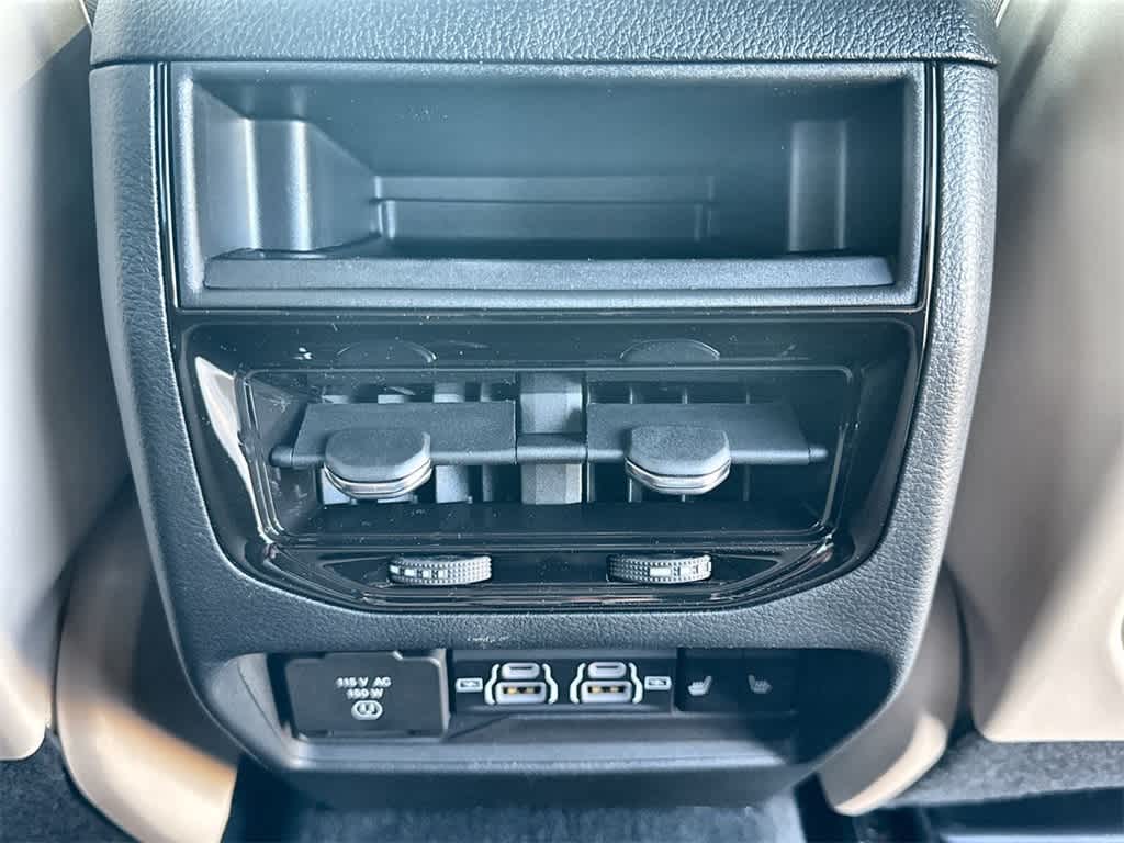 Thumbnail: 2025 Jeep Grand Cherokee - 20