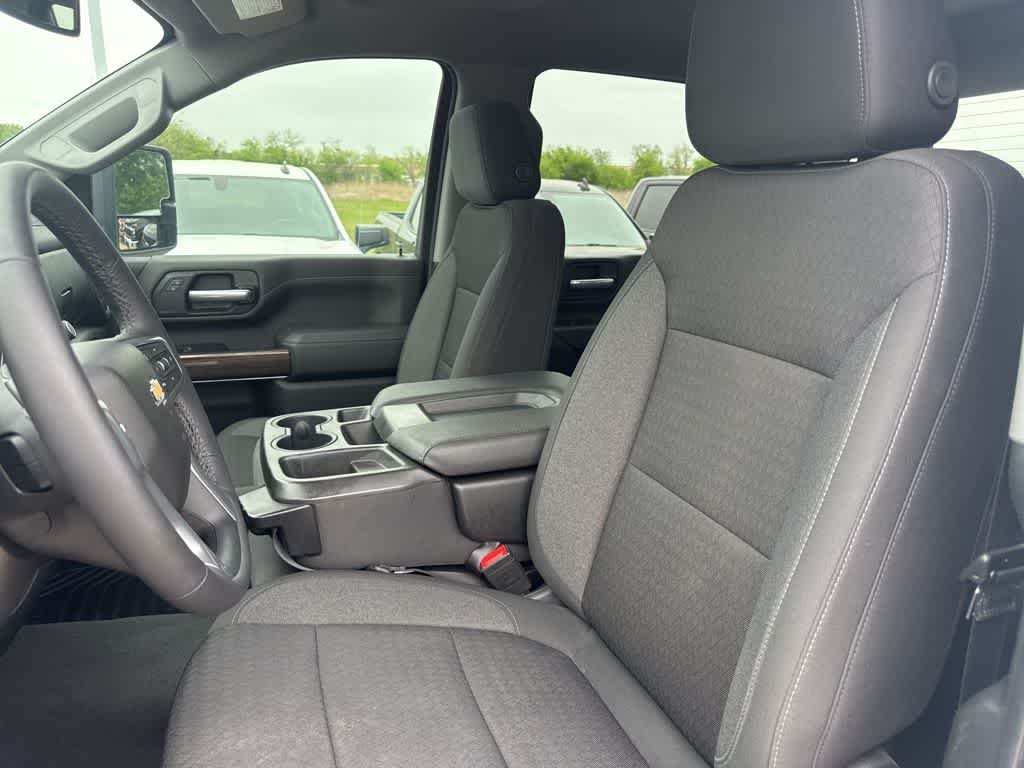 Thumbnail: 2022 Chevrolet Silverado 3500 - 11