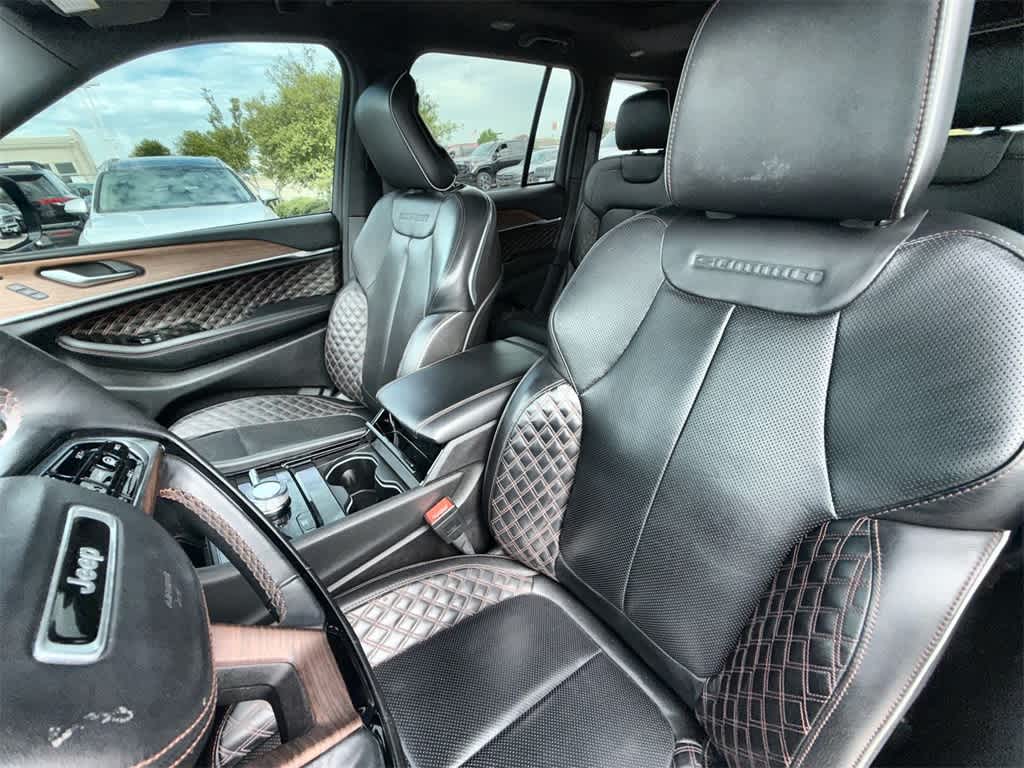 Thumbnail: 2022 Jeep Grand Cherokee - 10
