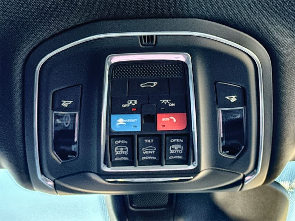 Thumbnail: 2025 Jeep Grand Cherokee - 19