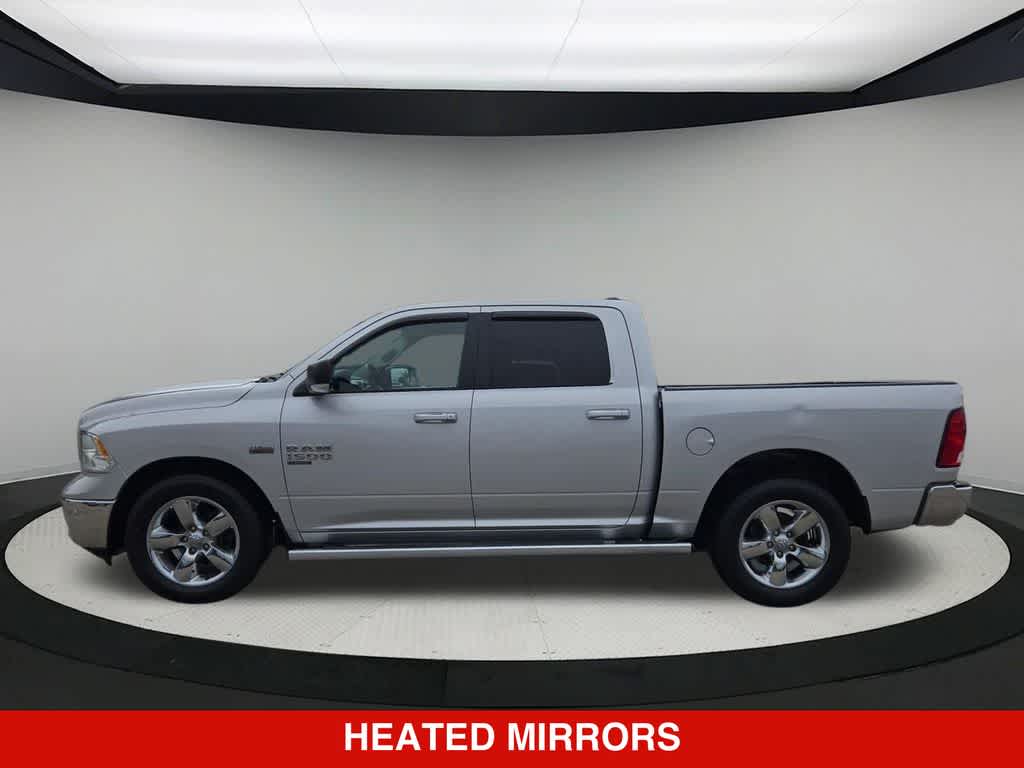 Thumbnail: 2019 RAM 1500 Classic - 3