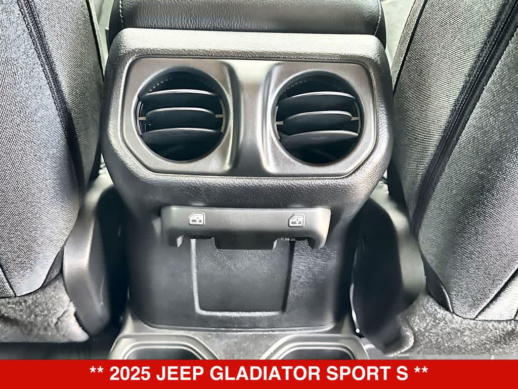 Thumbnail: 2025 Jeep Gladiator - 20