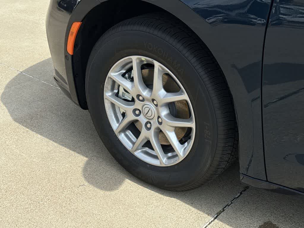 Thumbnail: 2025 Chrysler Pacifica - 8