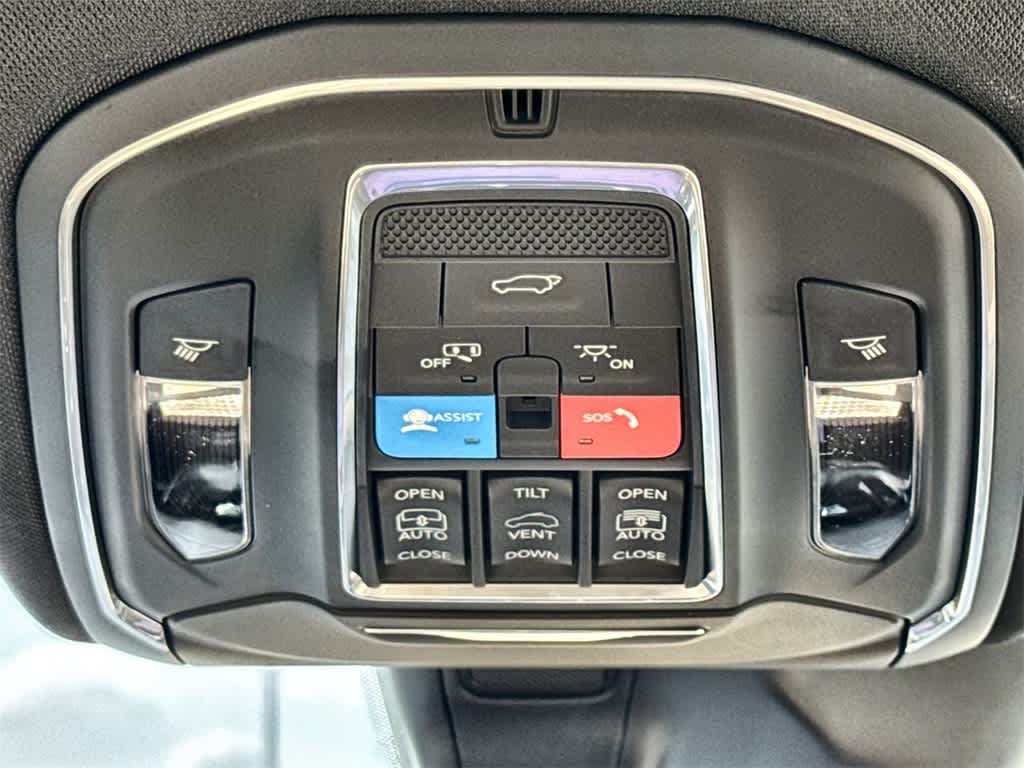 Thumbnail: 2025 Jeep Grand Cherokee - 19