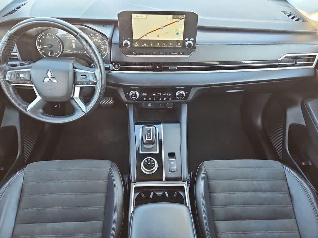 Thumbnail: 2024 Mitsubishi Outlander - 17