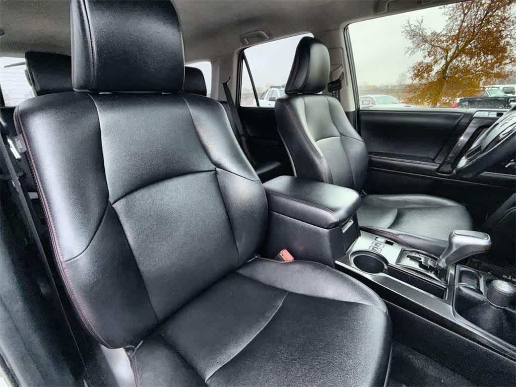 Thumbnail: 2016 Toyota 4Runner - 15