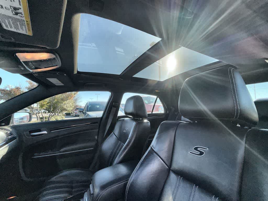 Thumbnail: 2023 Chrysler 300 - 26