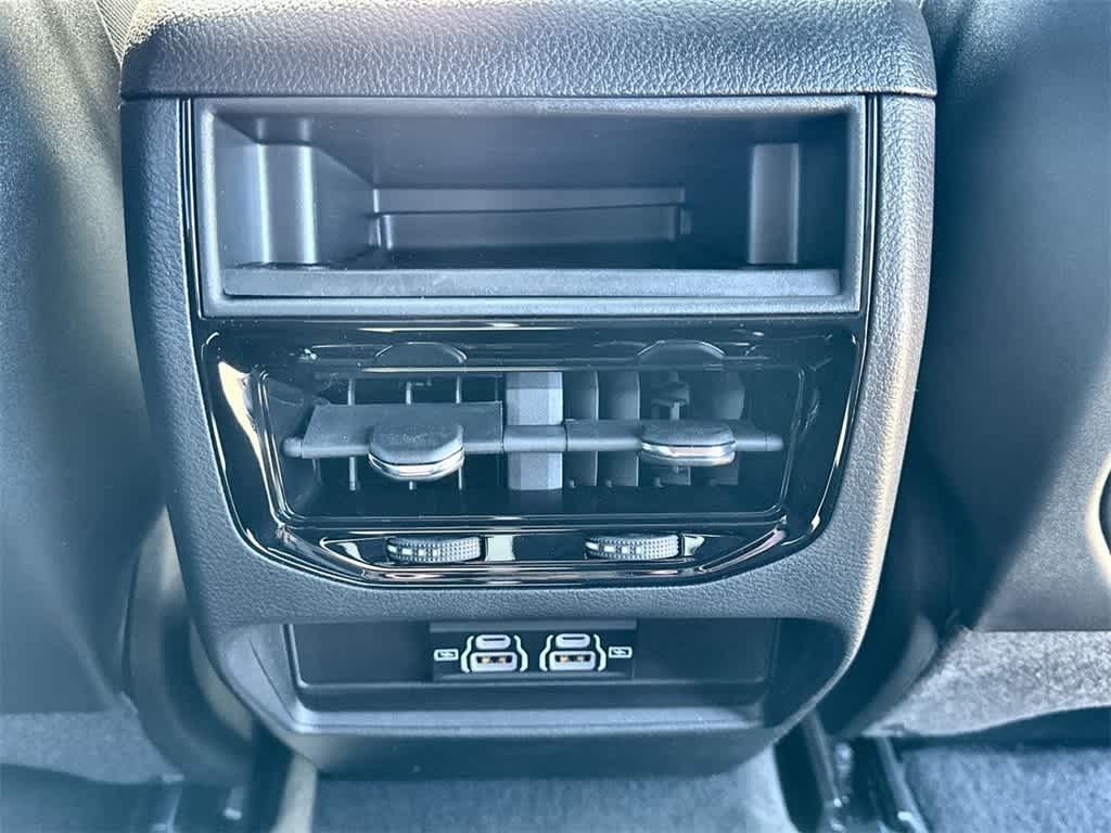 Thumbnail: 2025 Jeep Grand Cherokee - 21