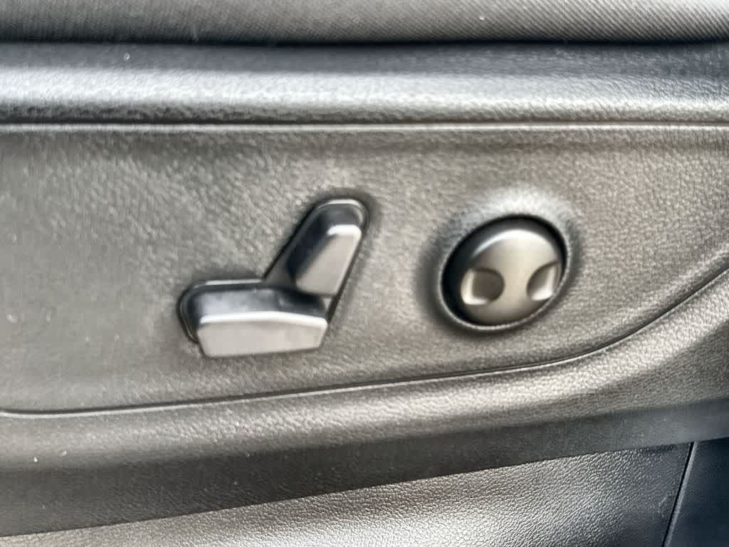 Thumbnail: 2026 RAM 1500 - 25