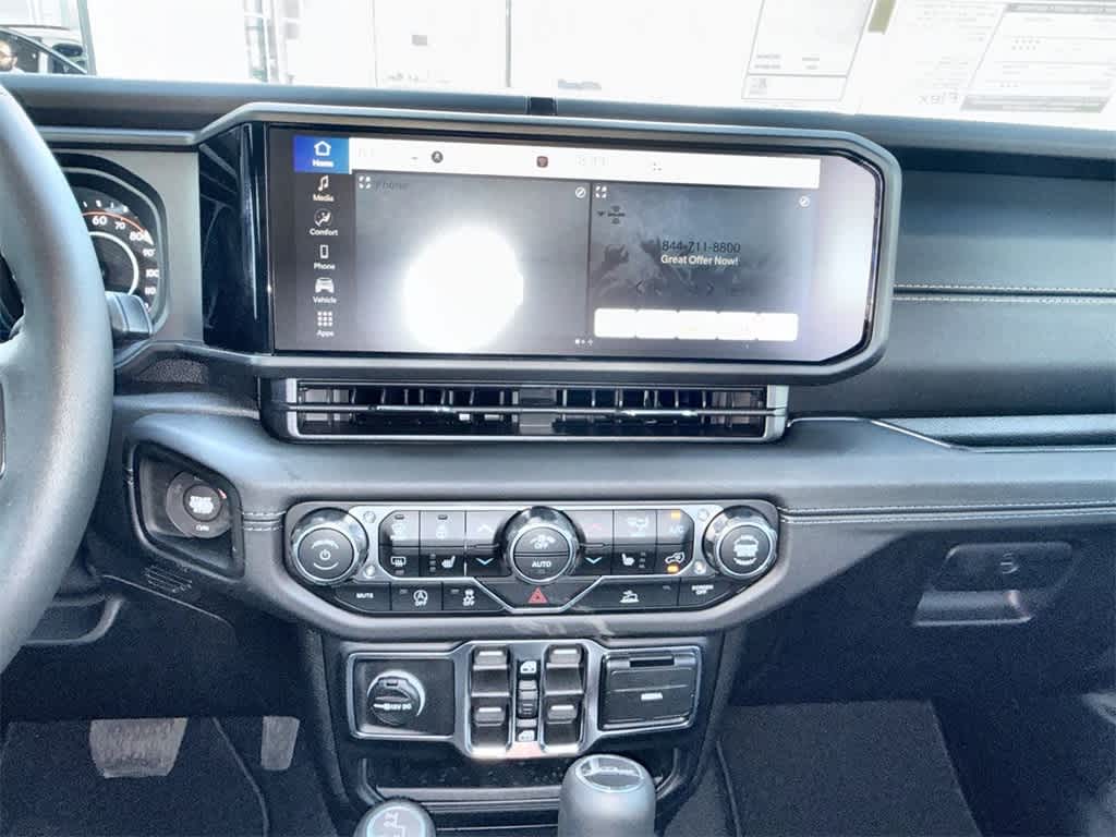 Thumbnail: 2026 Jeep Gladiator - 16