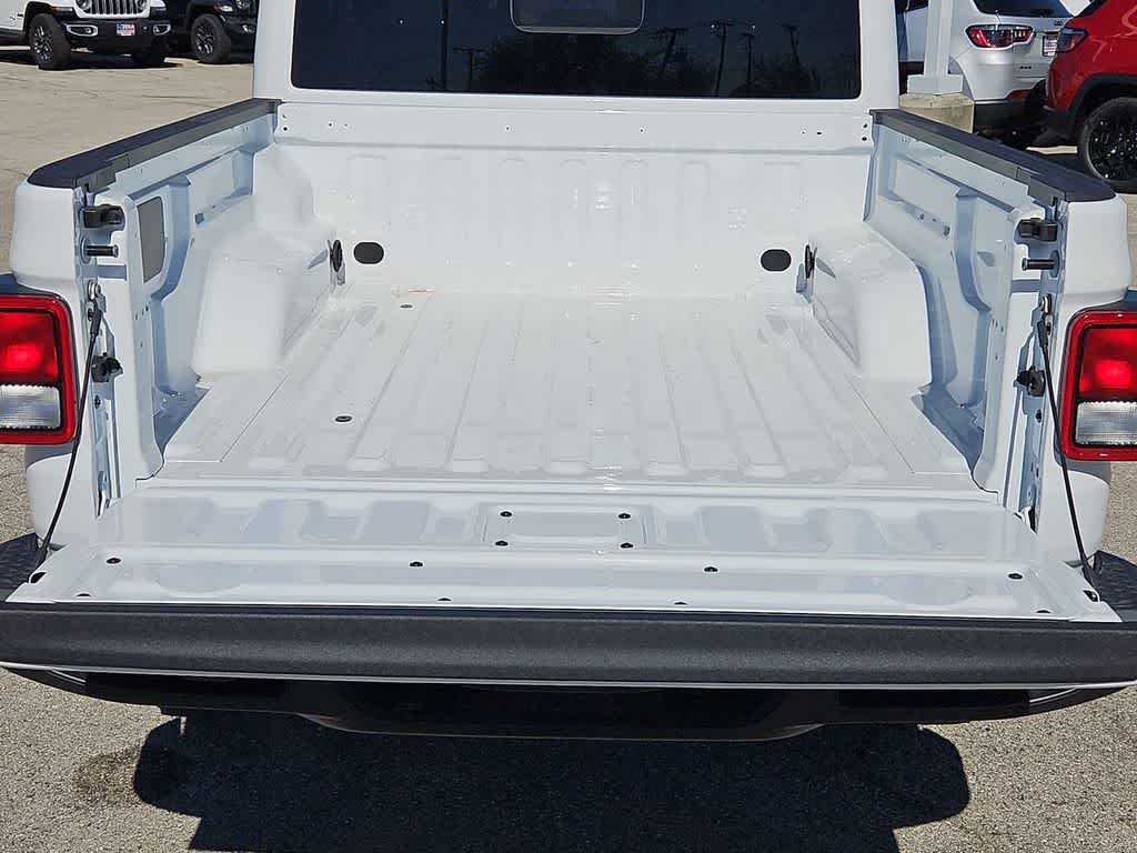 Thumbnail: 2026 Jeep Gladiator - 33