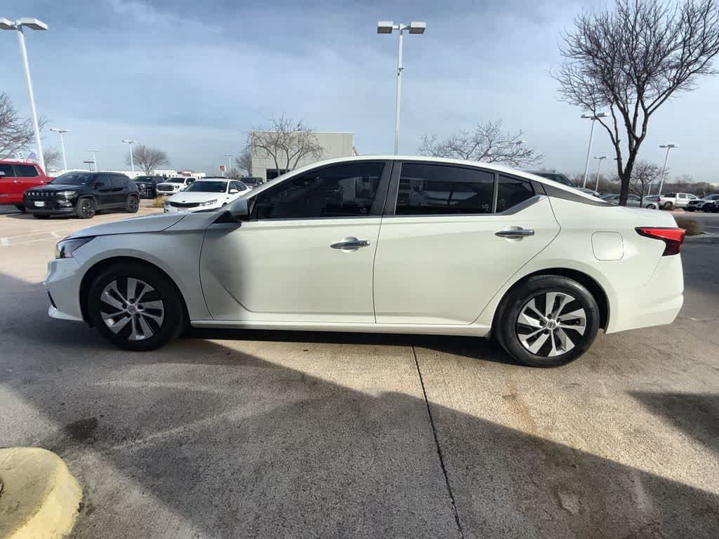 Thumbnail: 2022 Nissan Altima - 3