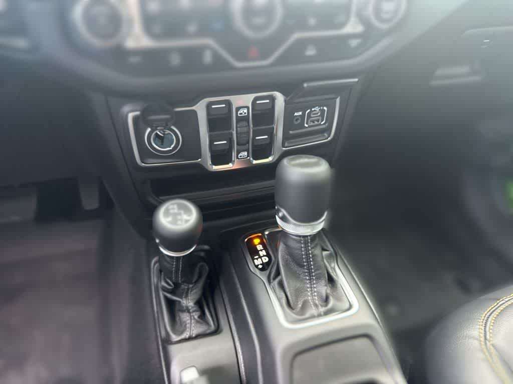 Thumbnail: 2025 Jeep Gladiator - 16