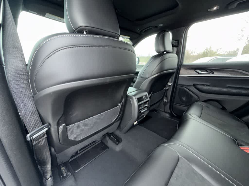 Thumbnail: 2026 Jeep Grand Cherokee - 12