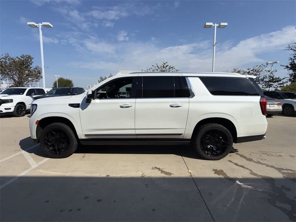 Thumbnail: 2023 GMC Yukon XL - 3
