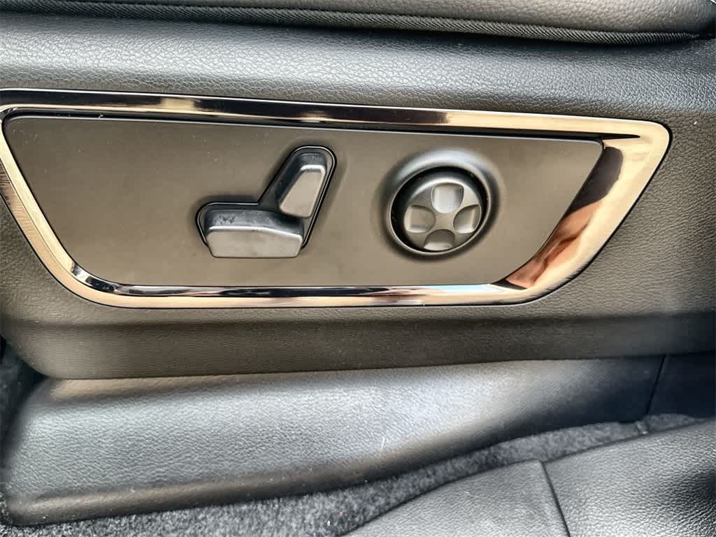 Thumbnail: 2026 RAM 1500 - 25